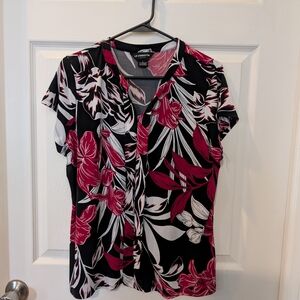 Liz Claiborne Floral V-Neck Short Sleeve Top